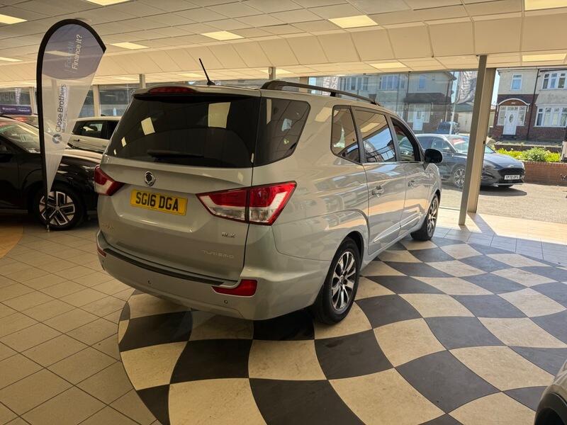 SsangYong Turismo