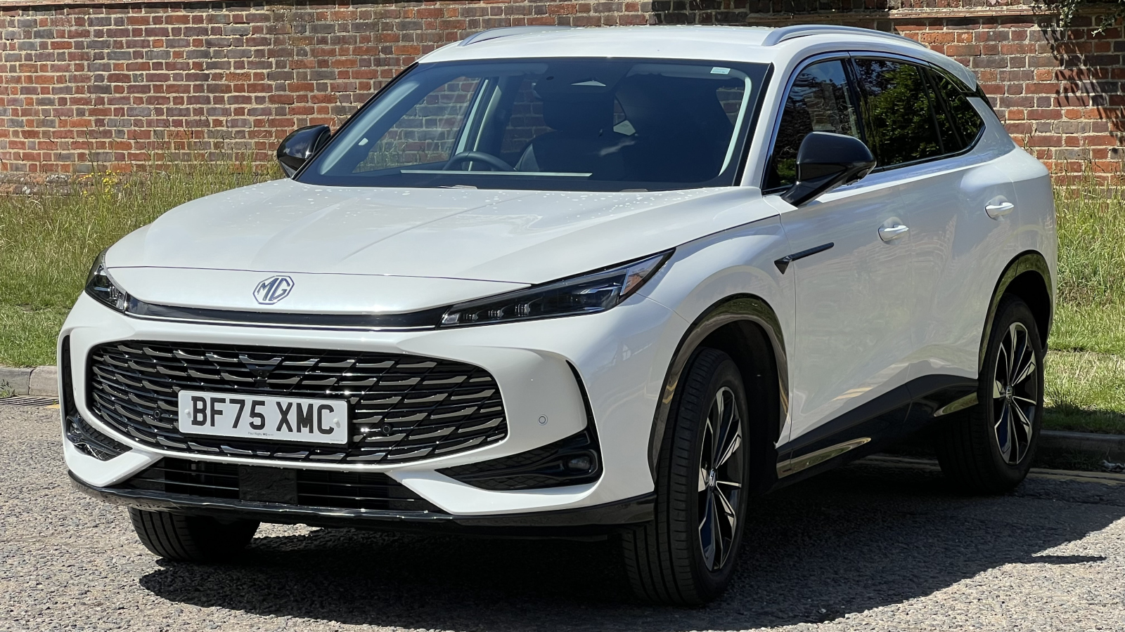 MG Motor UK HS