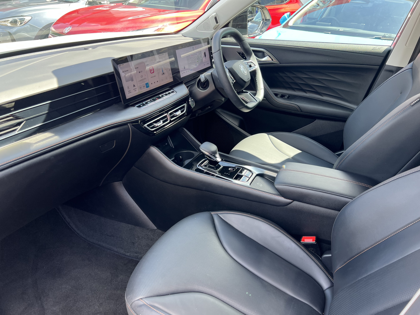 MG Motor UK HS