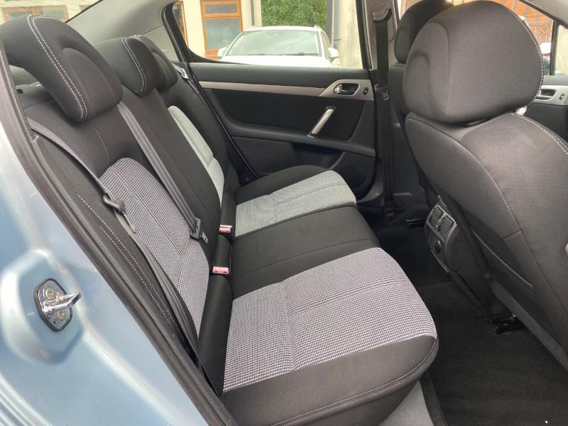 Peugeot 407