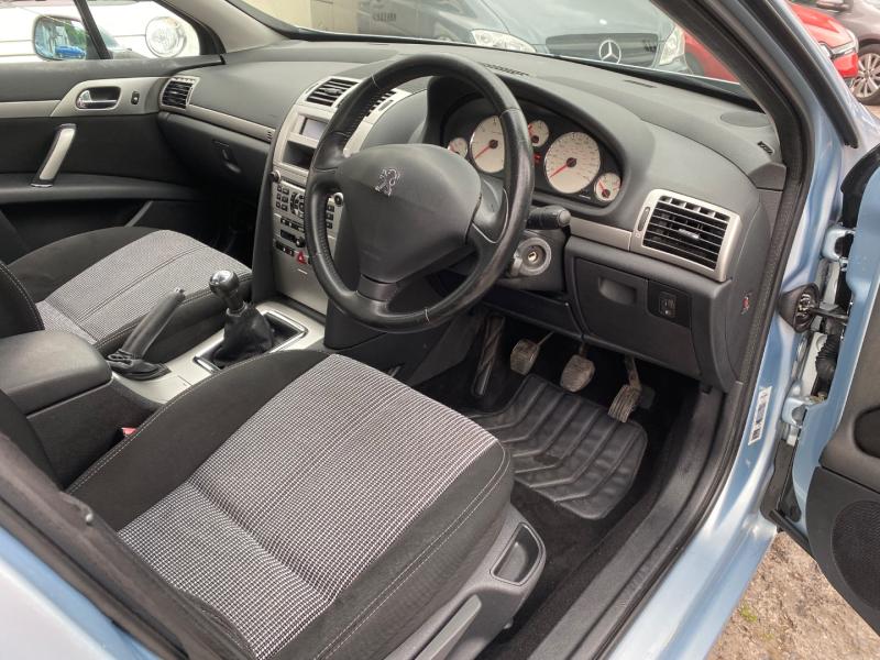 Peugeot 407