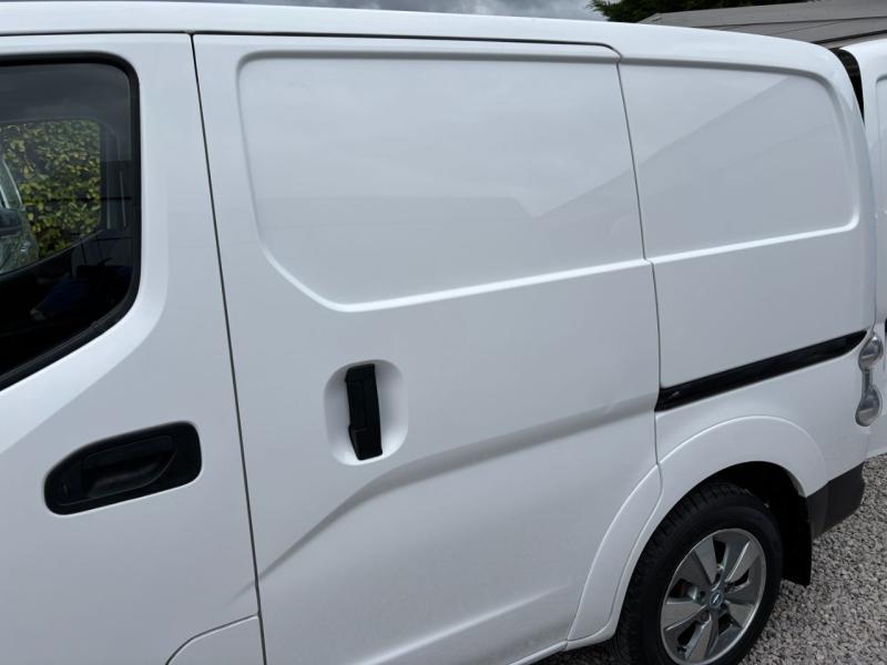 Nissan e-NV200