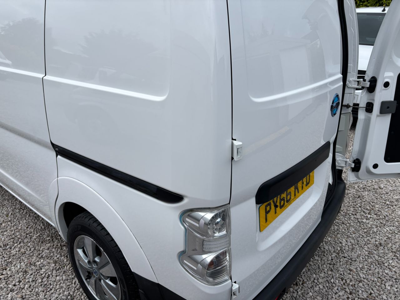 Nissan e-NV200