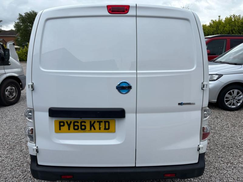 Nissan e-NV200