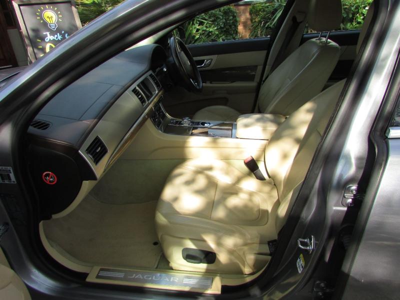 Jaguar XF