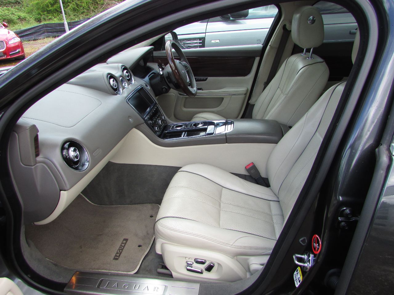 Jaguar Xj