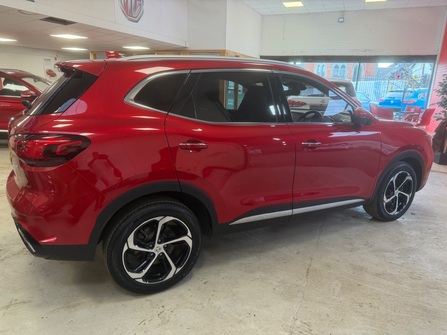 MG Motor UK HS