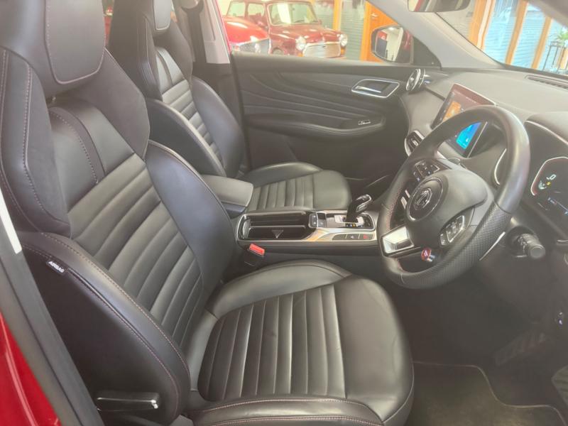 MG Motor UK HS