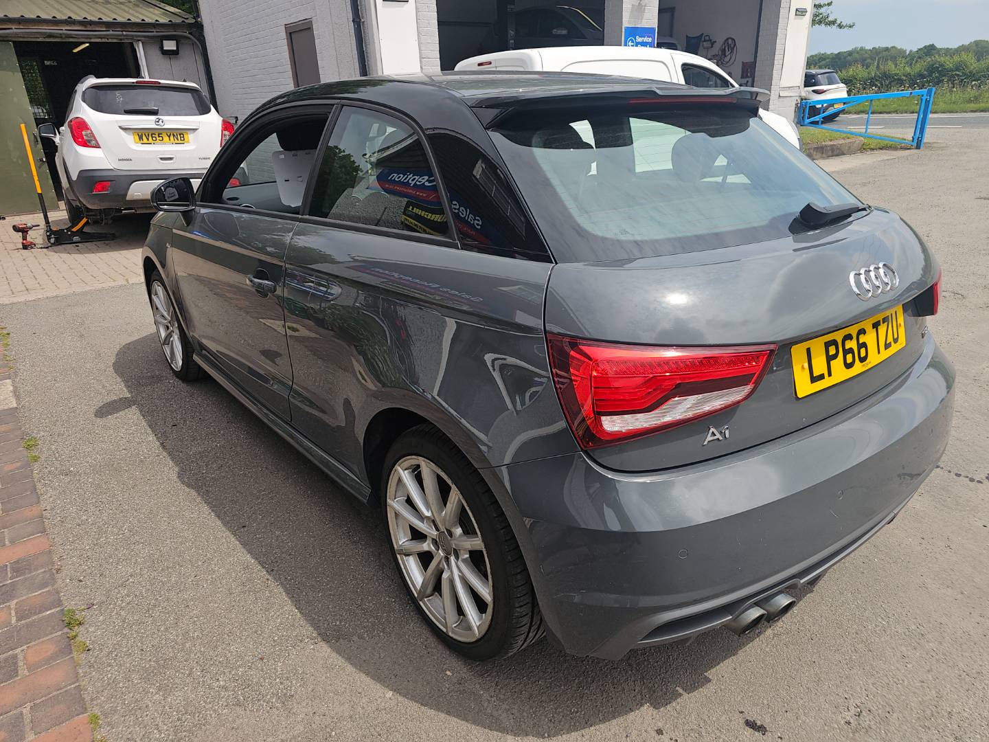 Audi A1