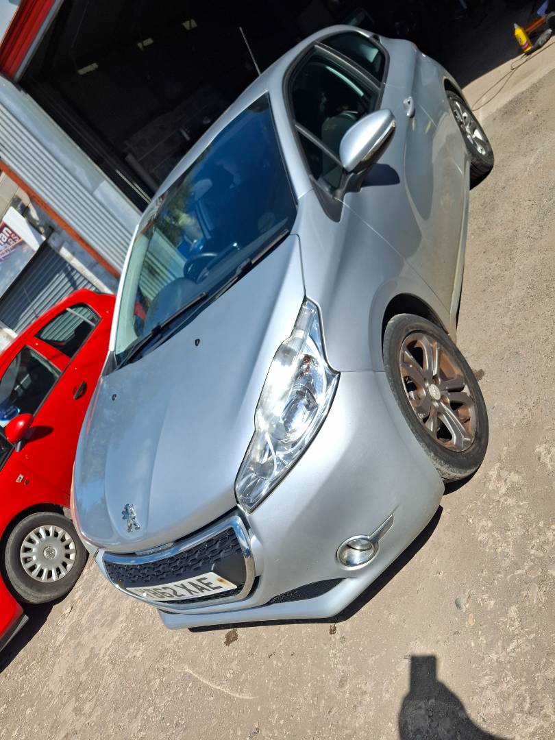 Peugeot 208