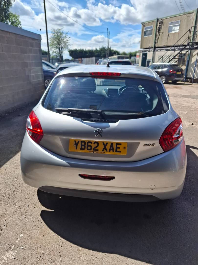 Peugeot 208
