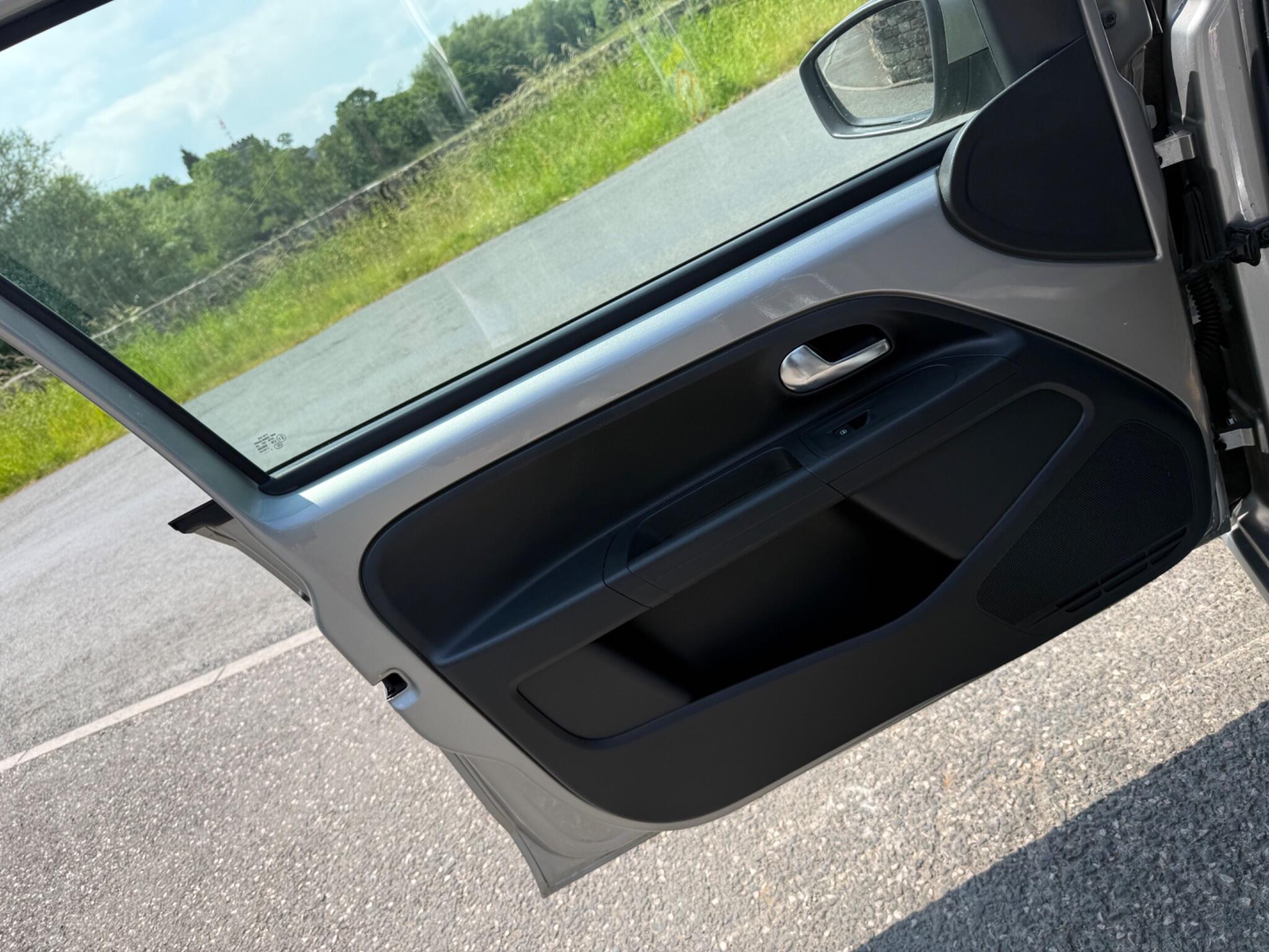 Volkswagen Up