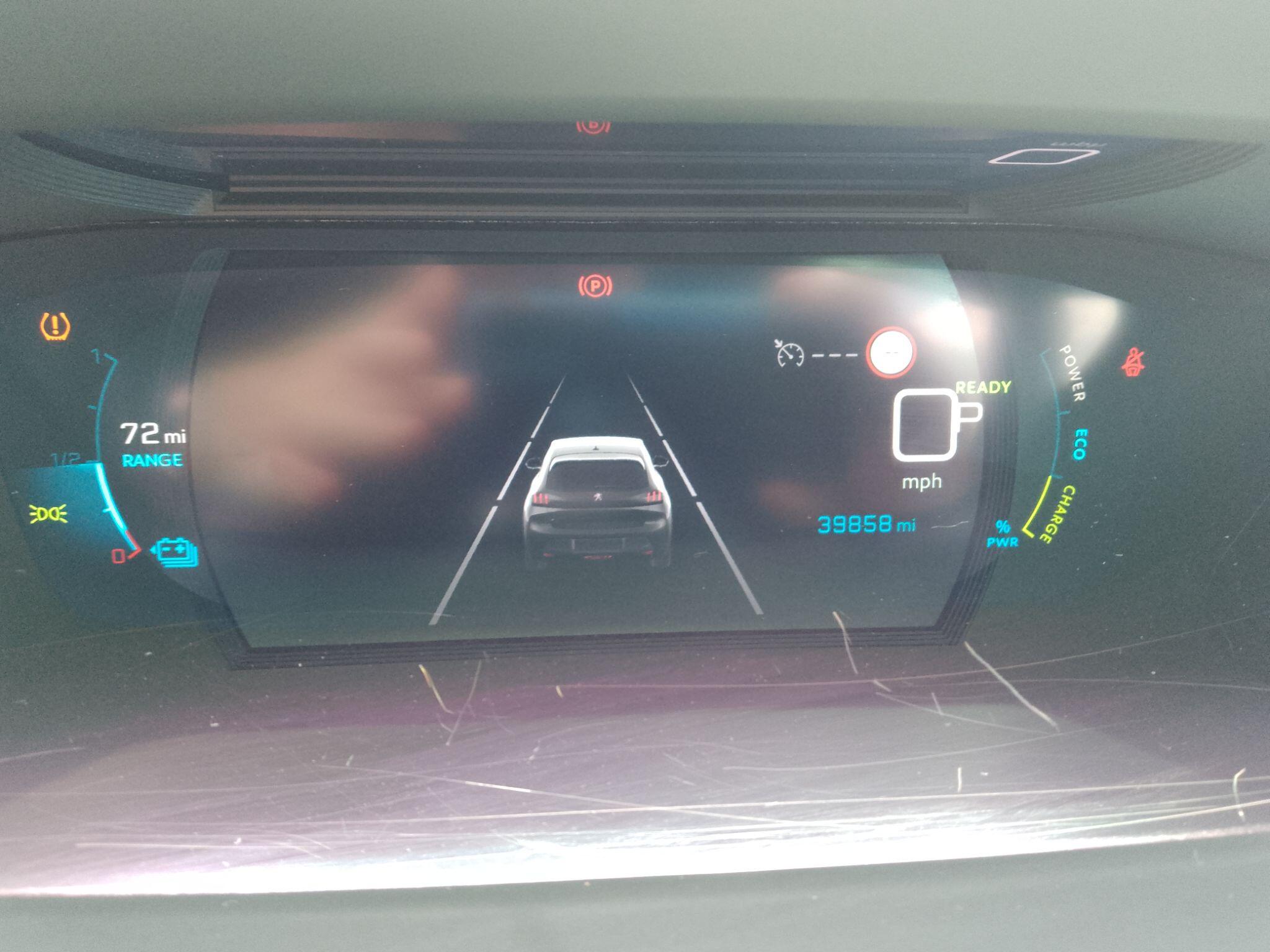 Peugeot e-208