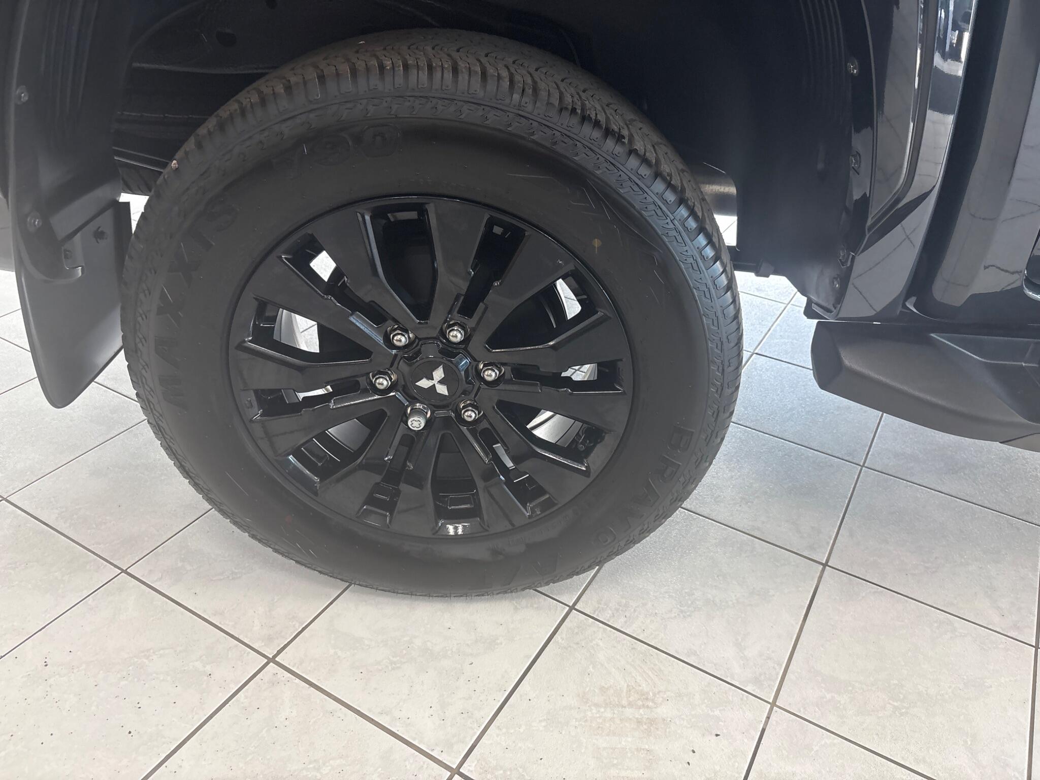 Mitsubishi L200