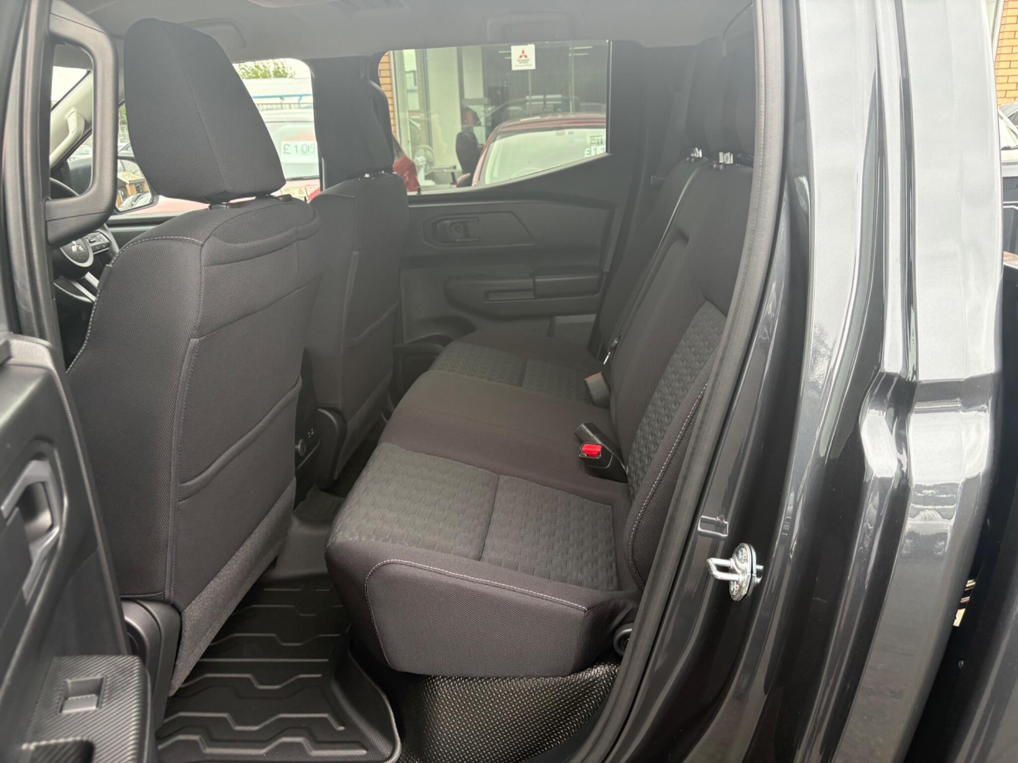 Mitsubishi L200