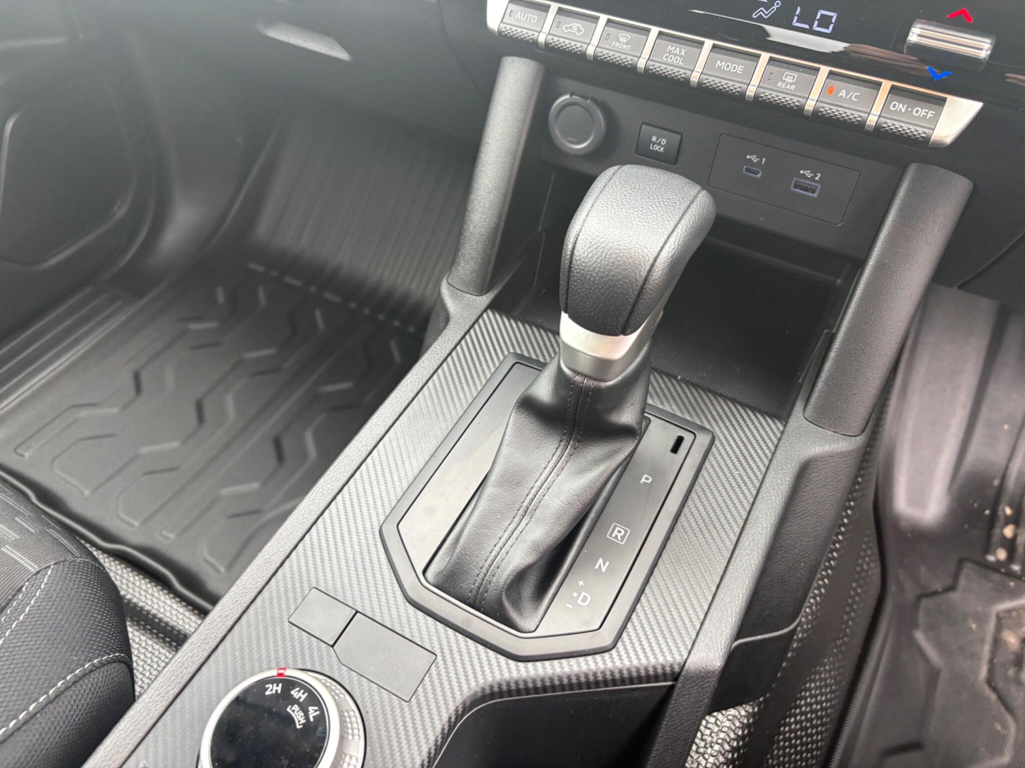 Mitsubishi L200