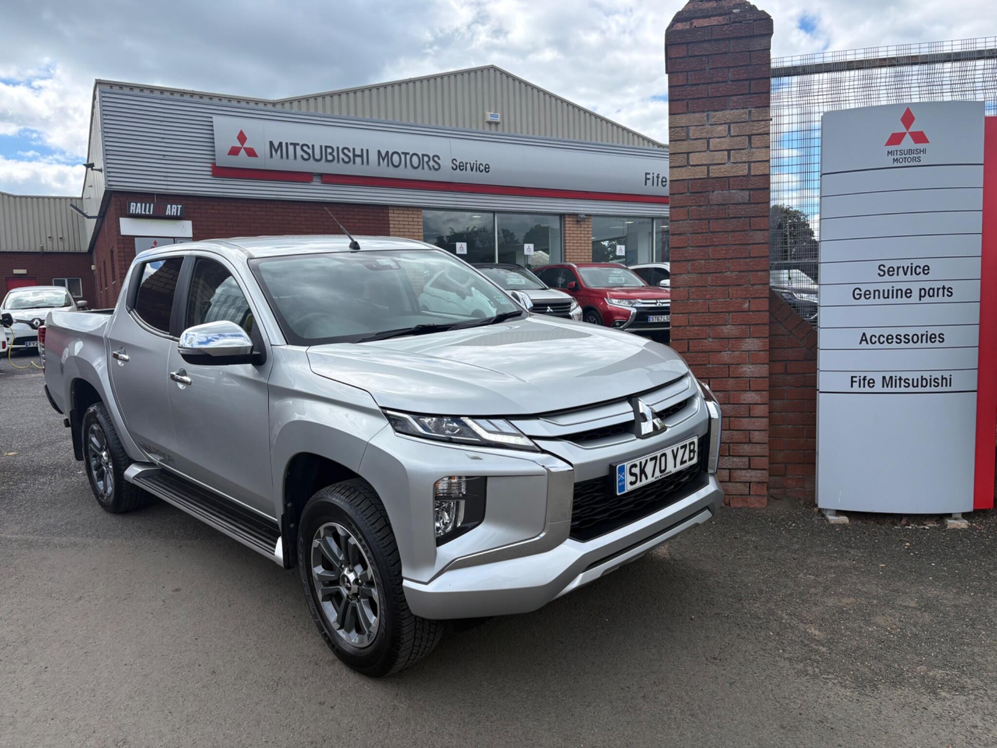 Mitsubishi L200