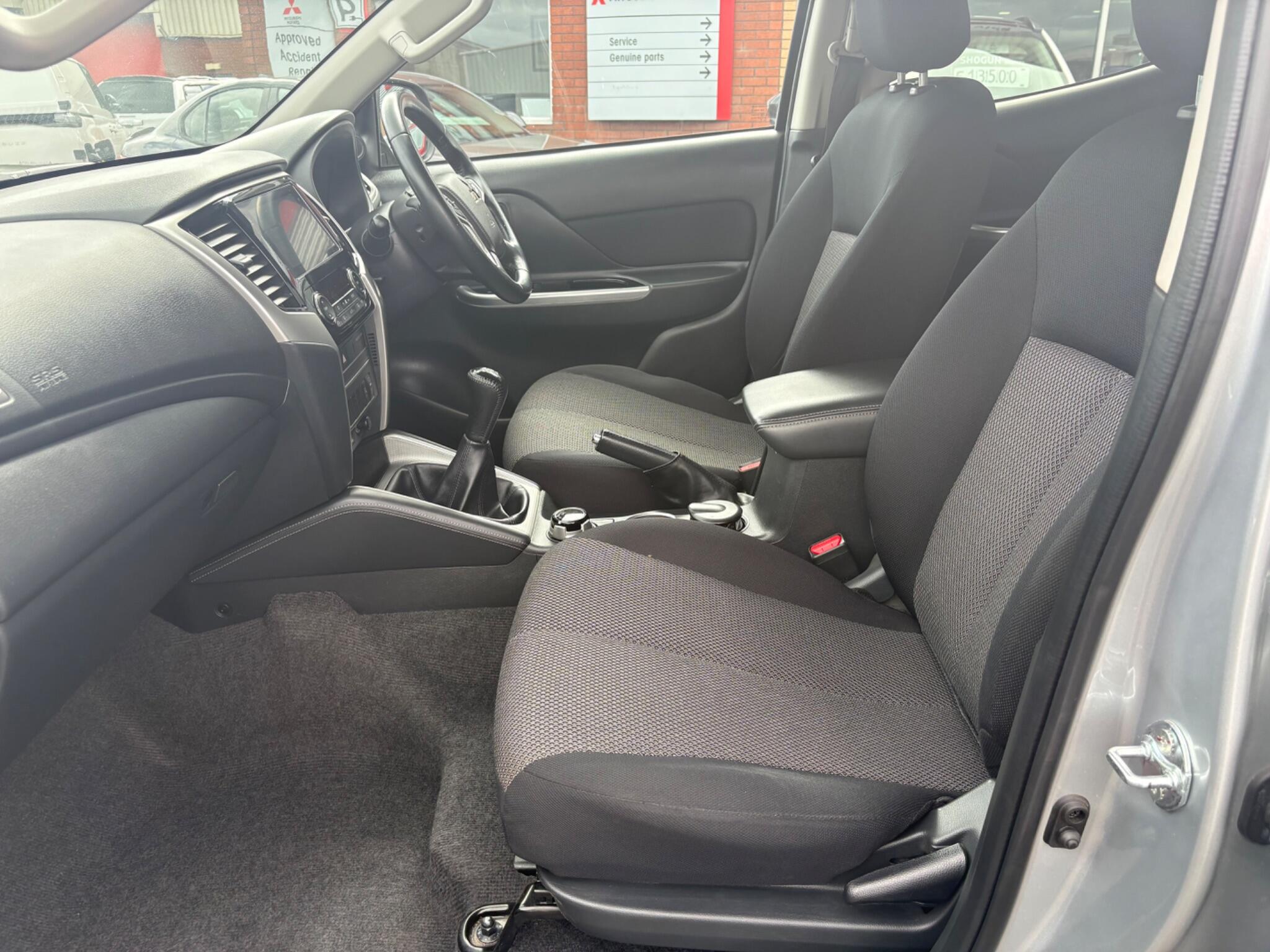 Mitsubishi L200
