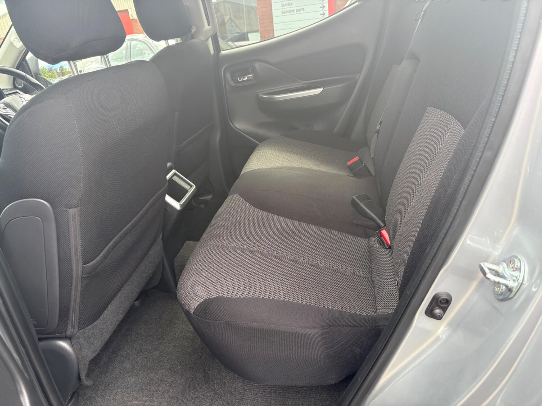 Mitsubishi L200