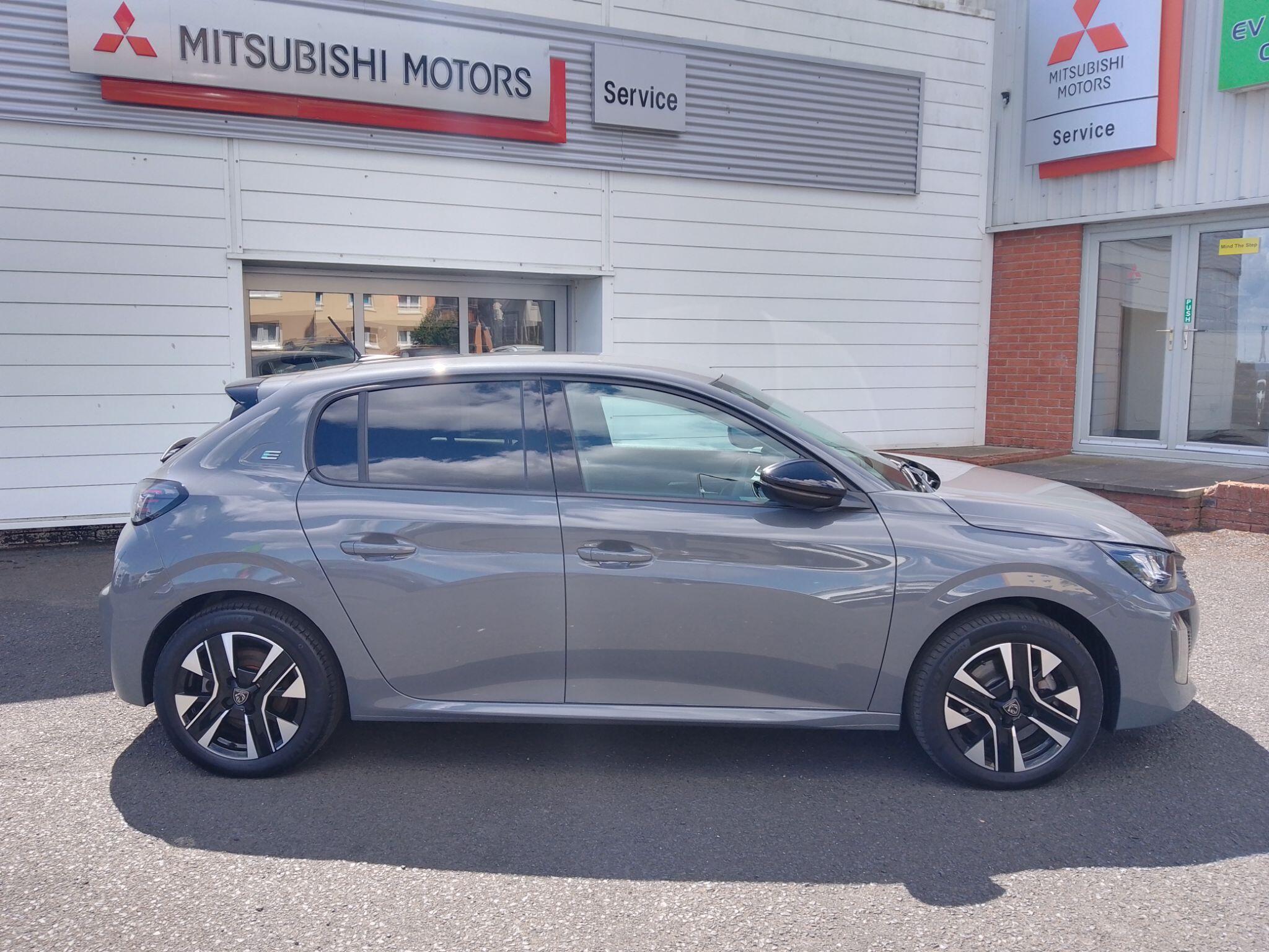 Peugeot e-208