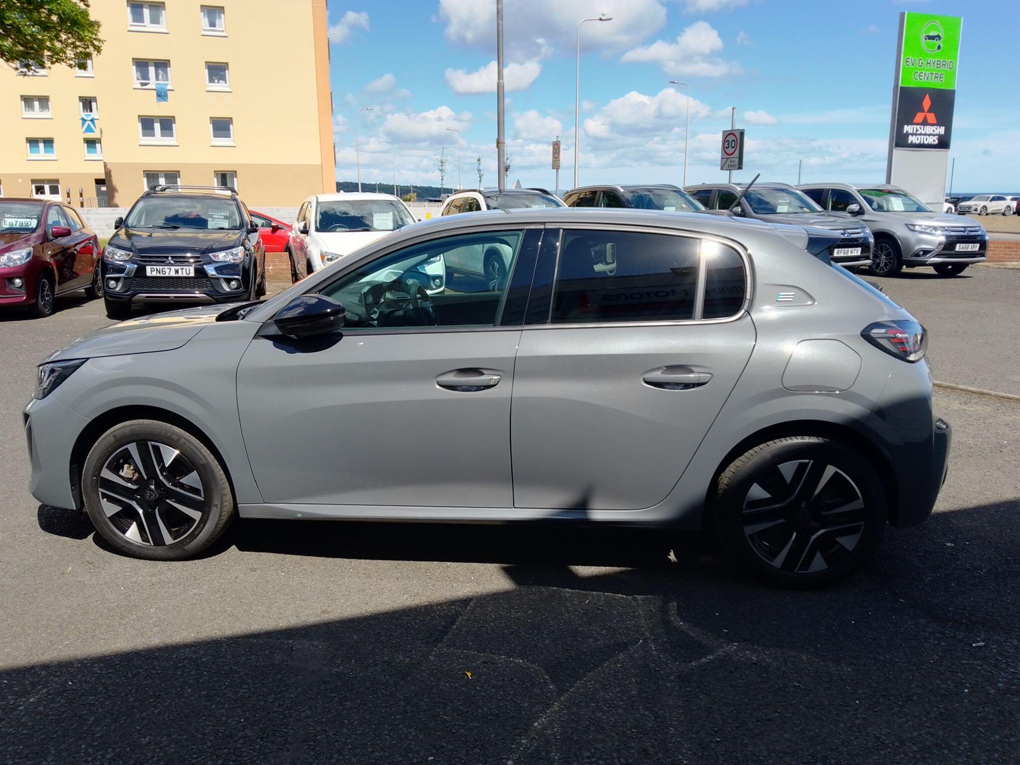 Peugeot e-208