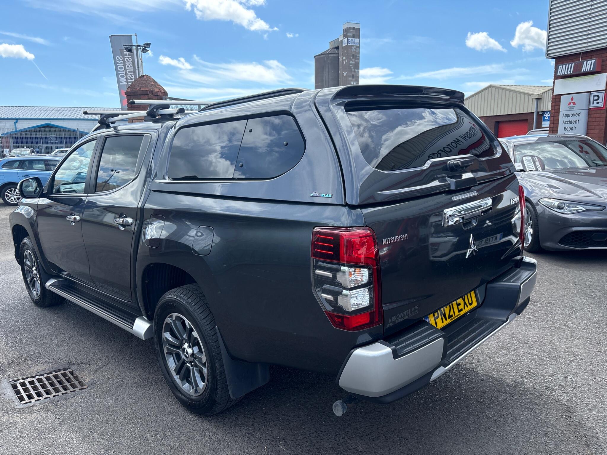 Mitsubishi L200