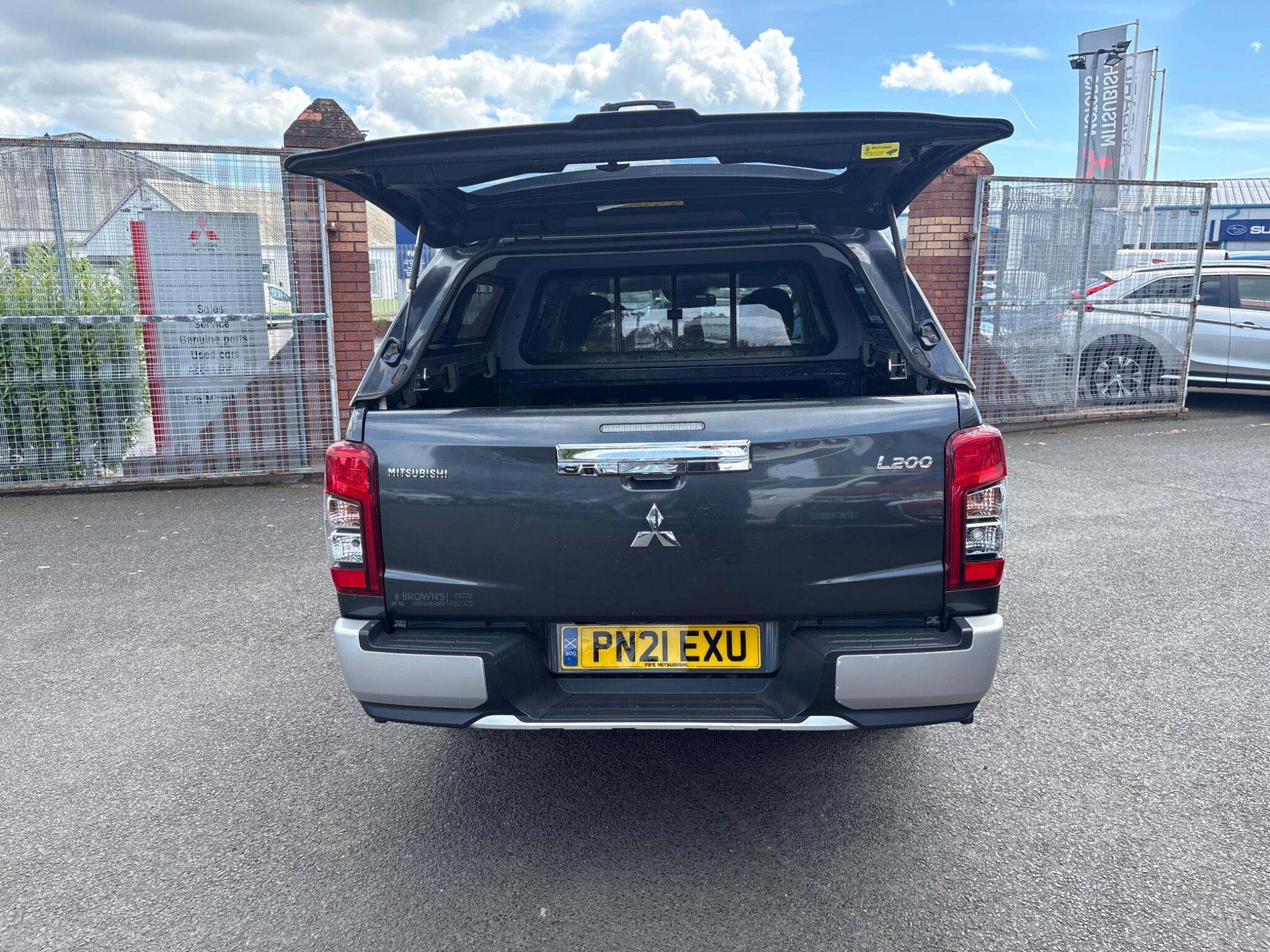 Mitsubishi L200