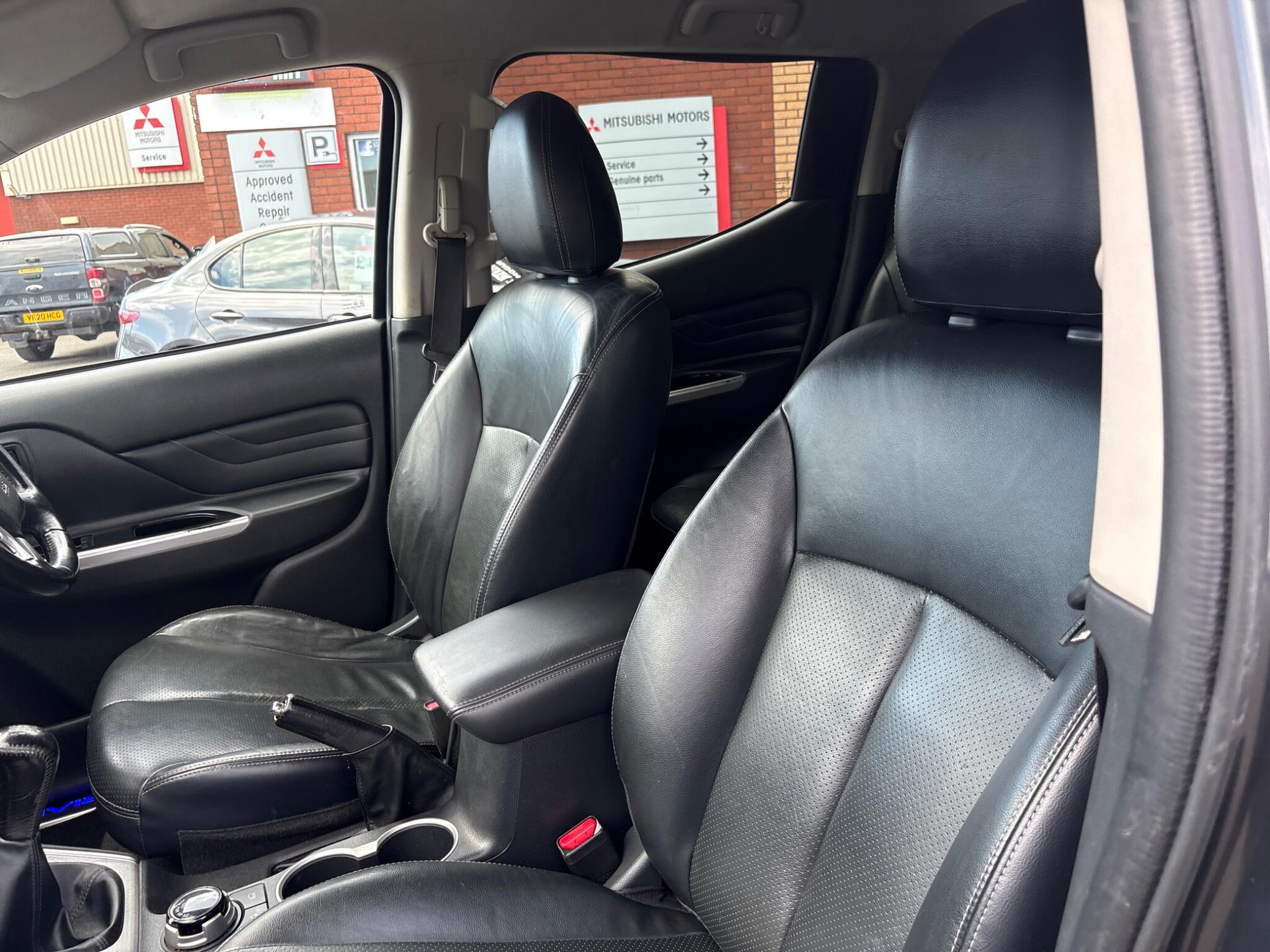 Mitsubishi L200