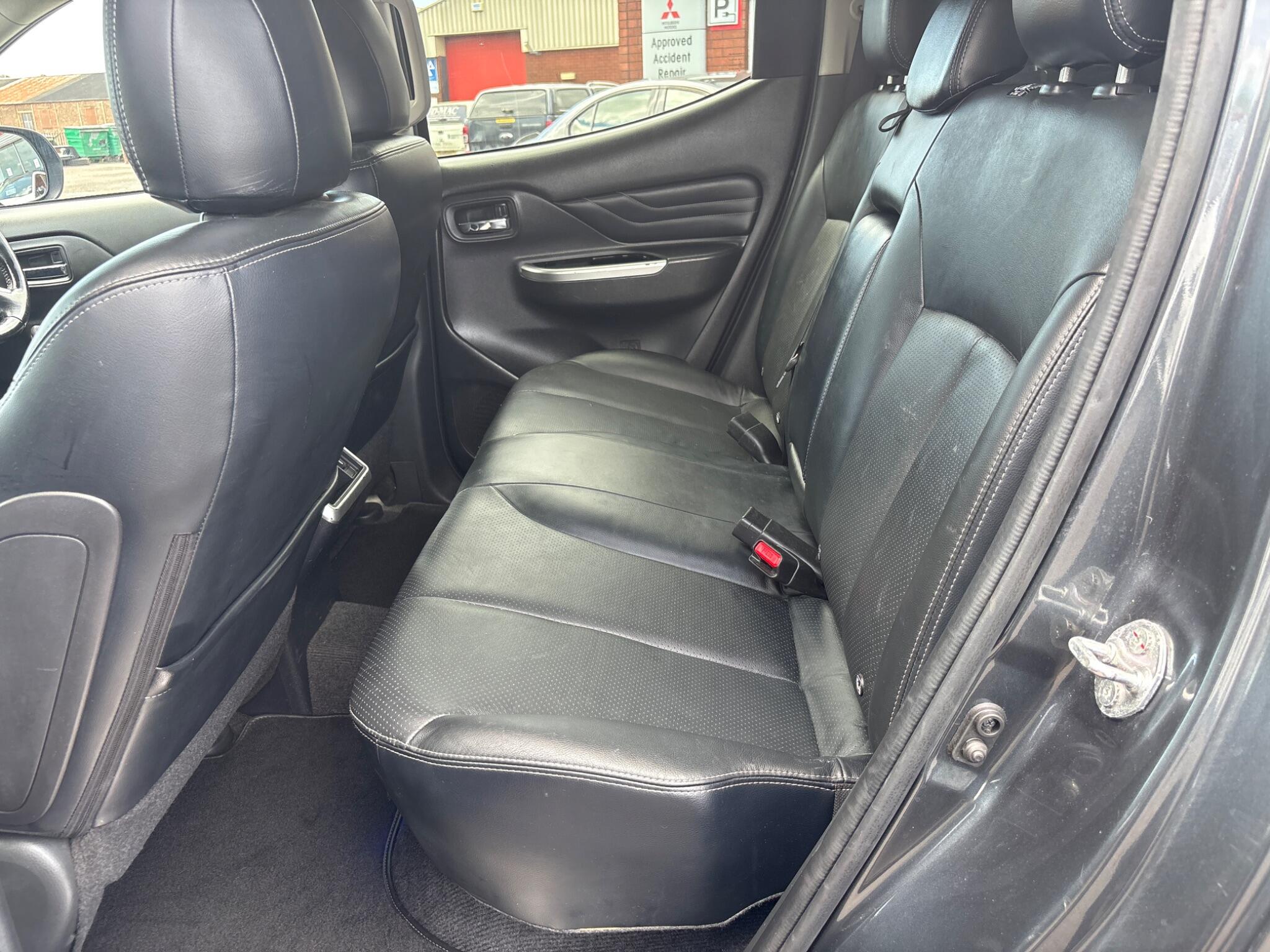 Mitsubishi L200