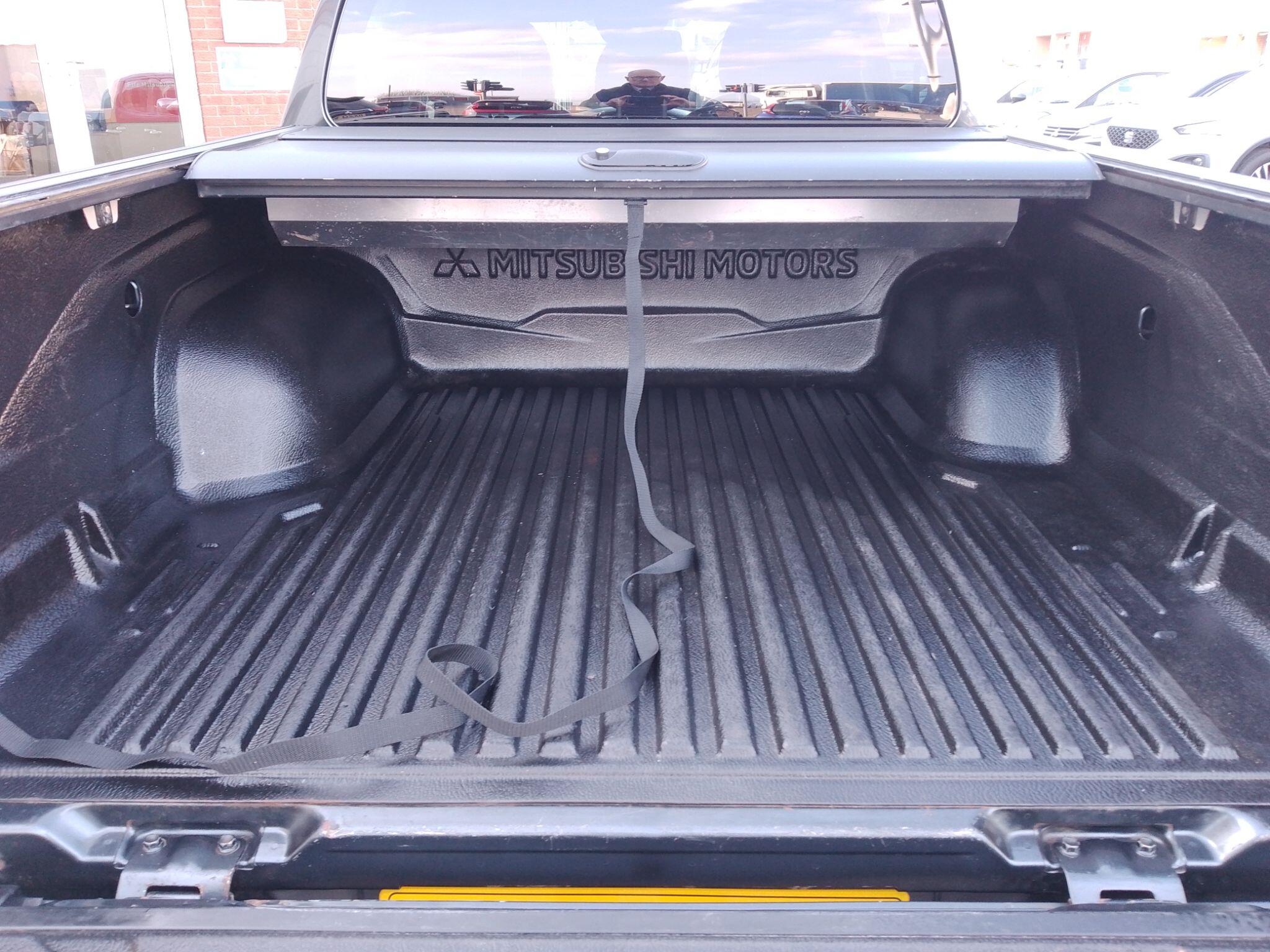 Mitsubishi L200