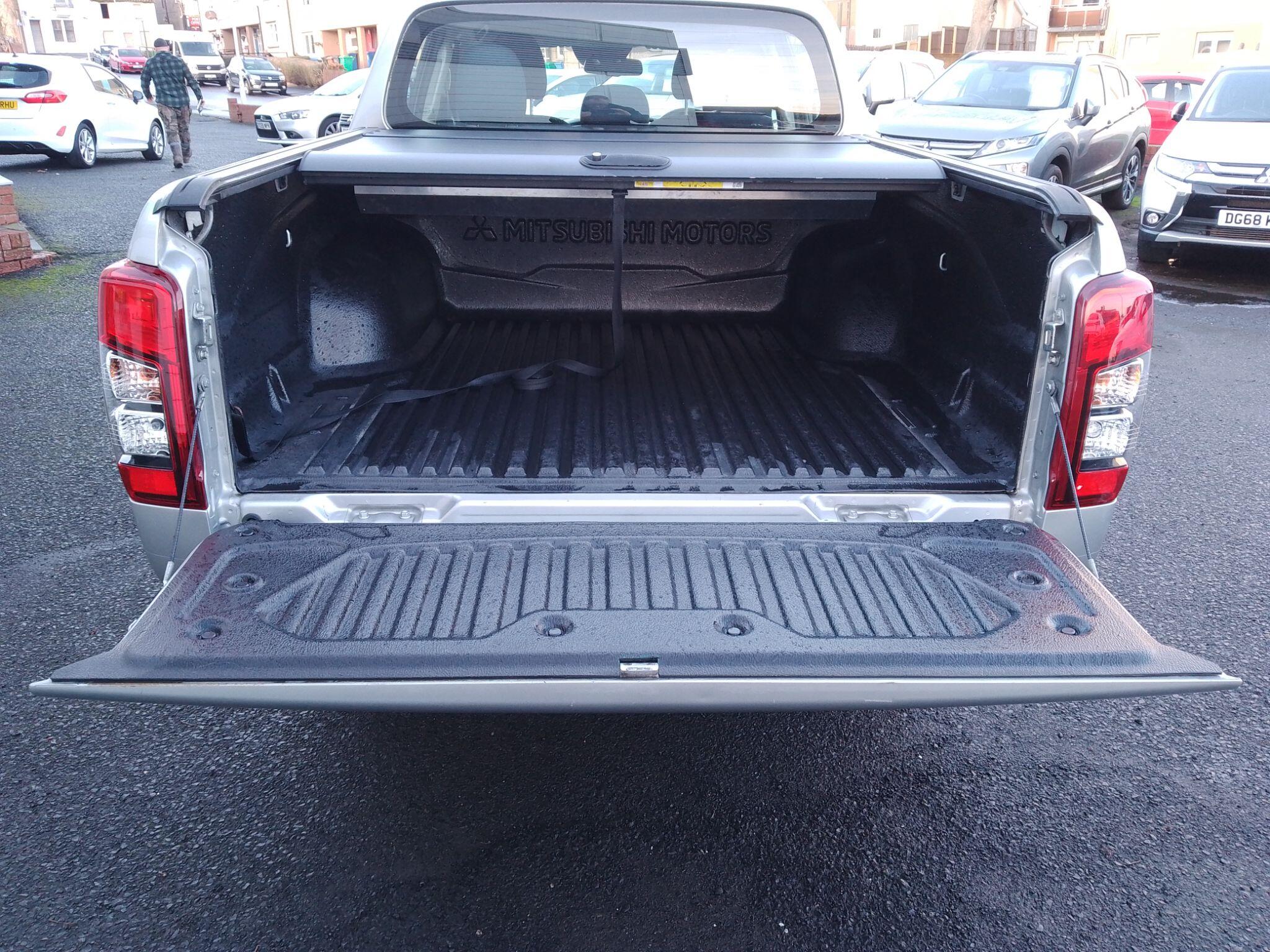 Mitsubishi L200