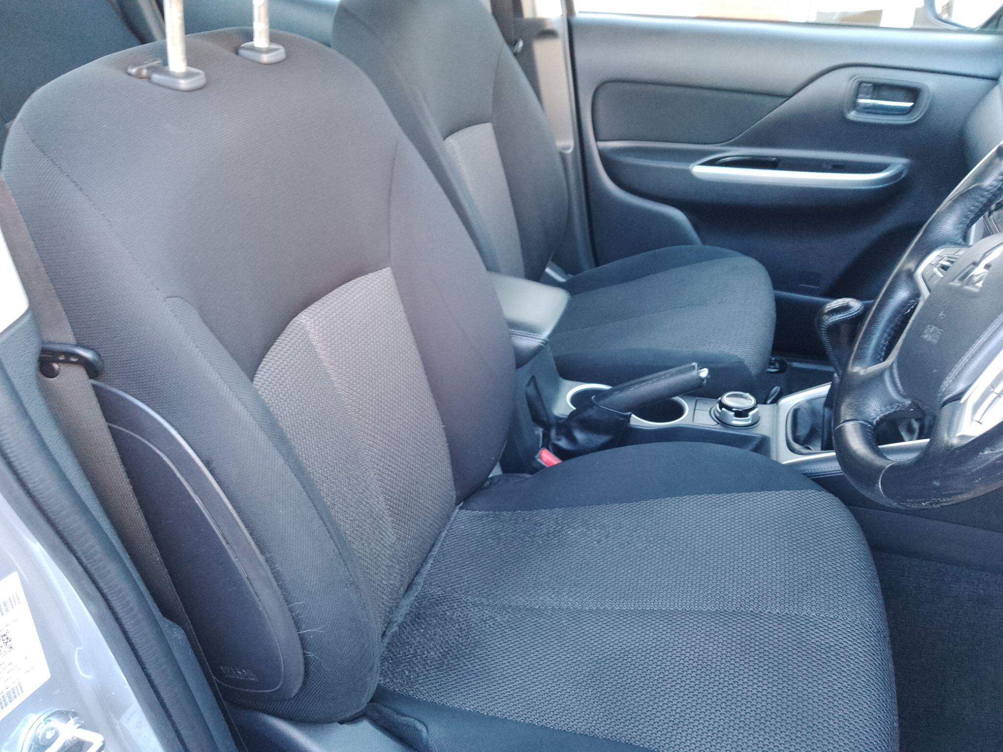 Mitsubishi L200