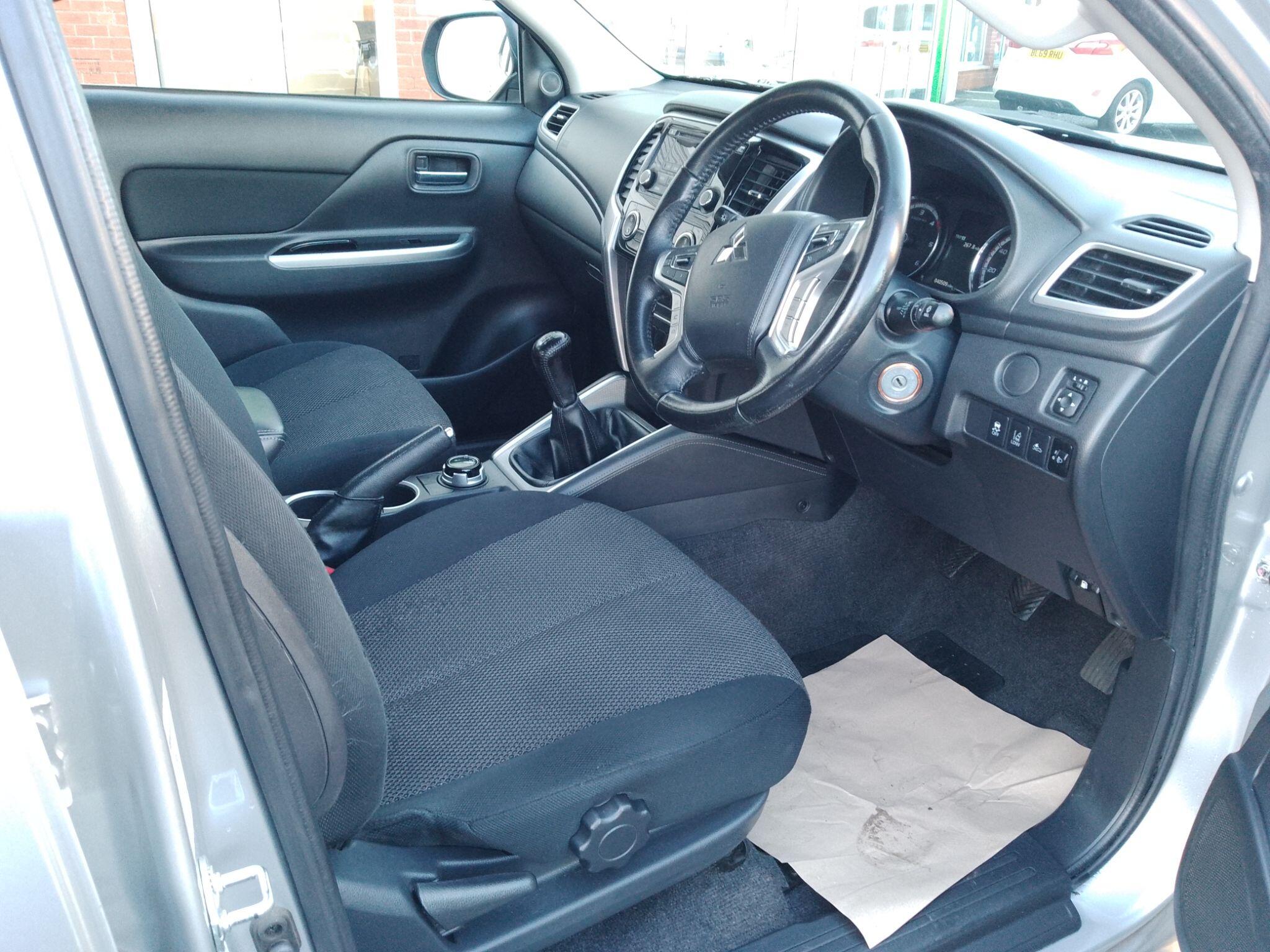 Mitsubishi L200