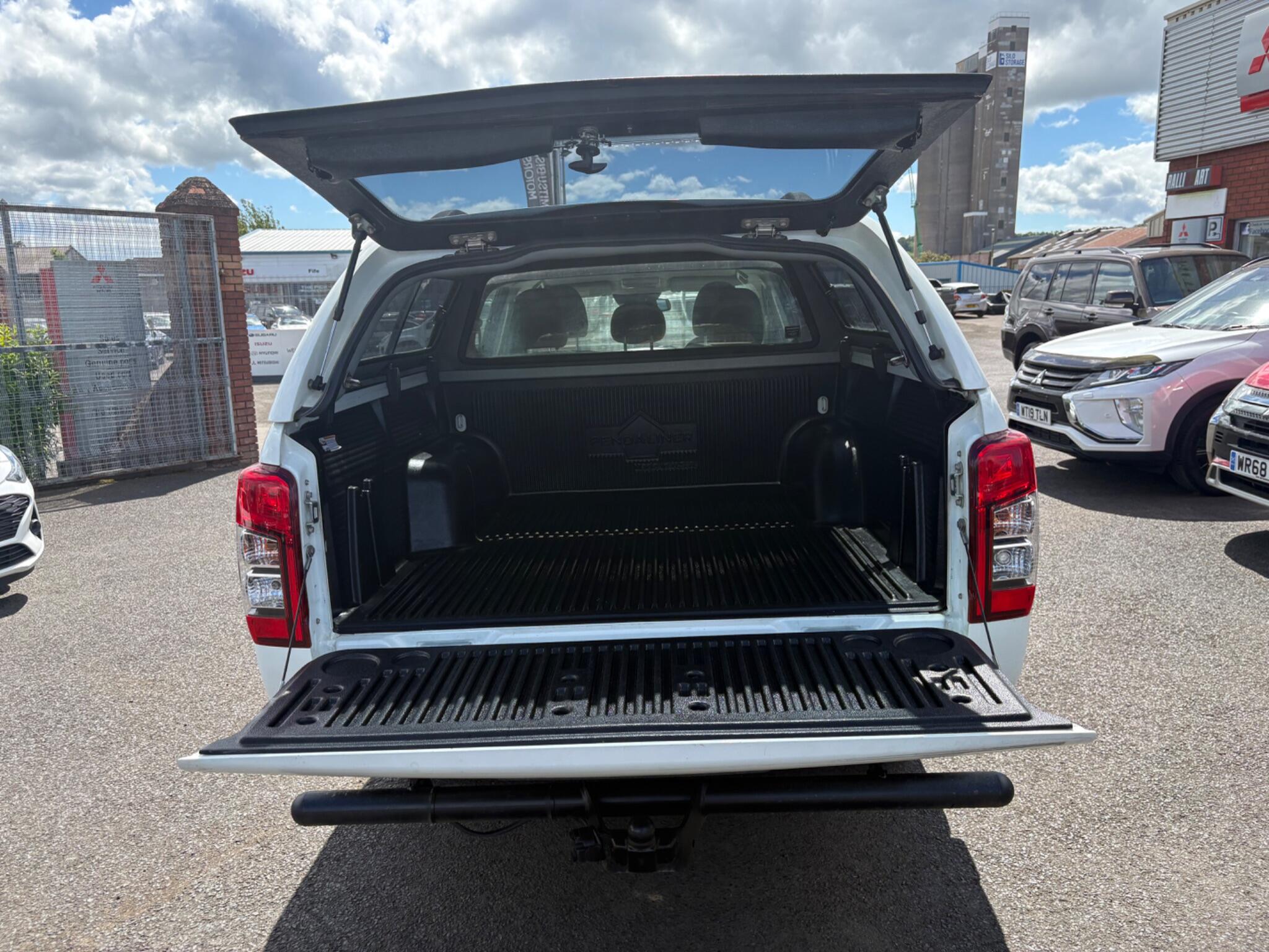 Mitsubishi L200