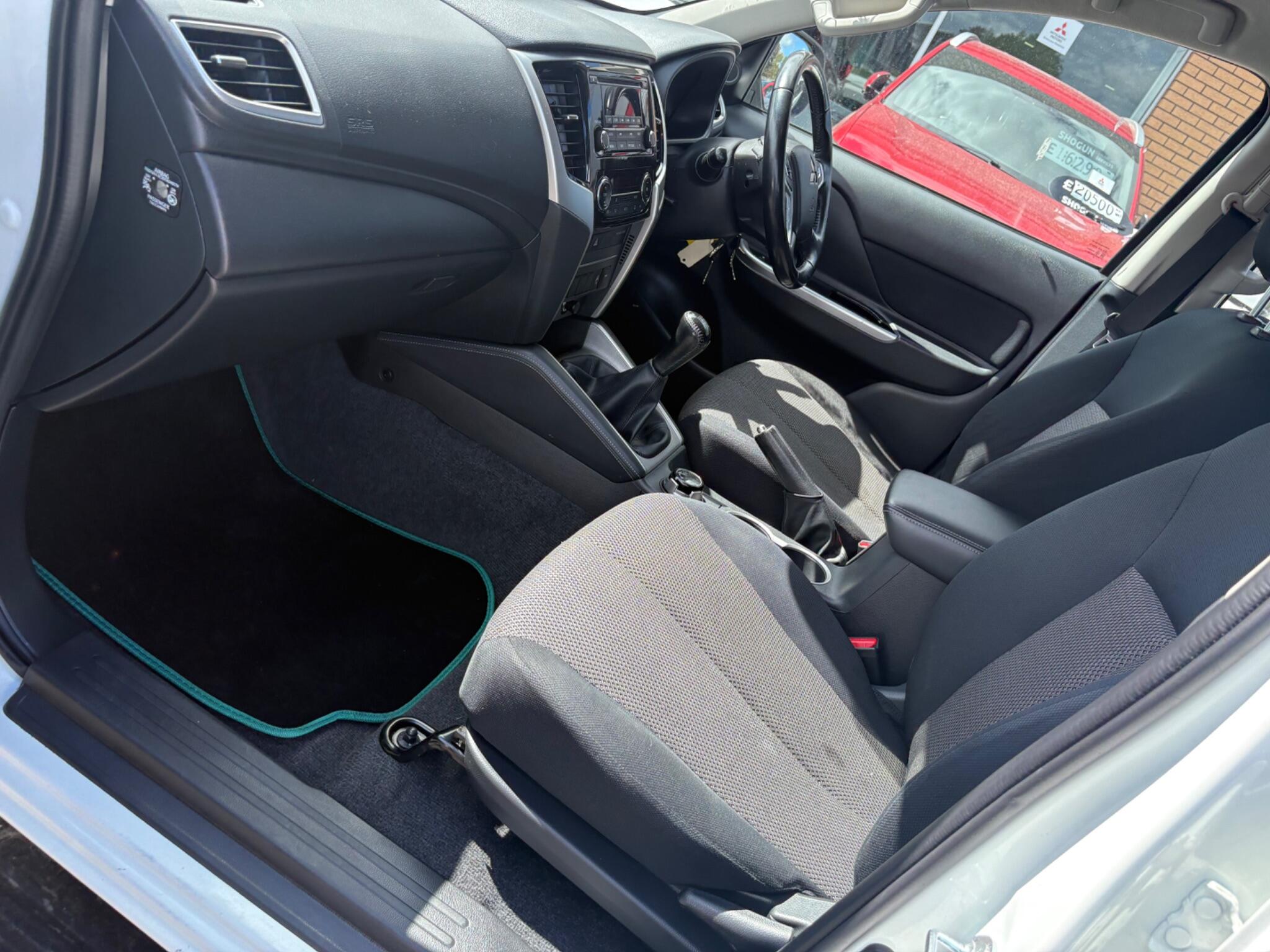 Mitsubishi L200