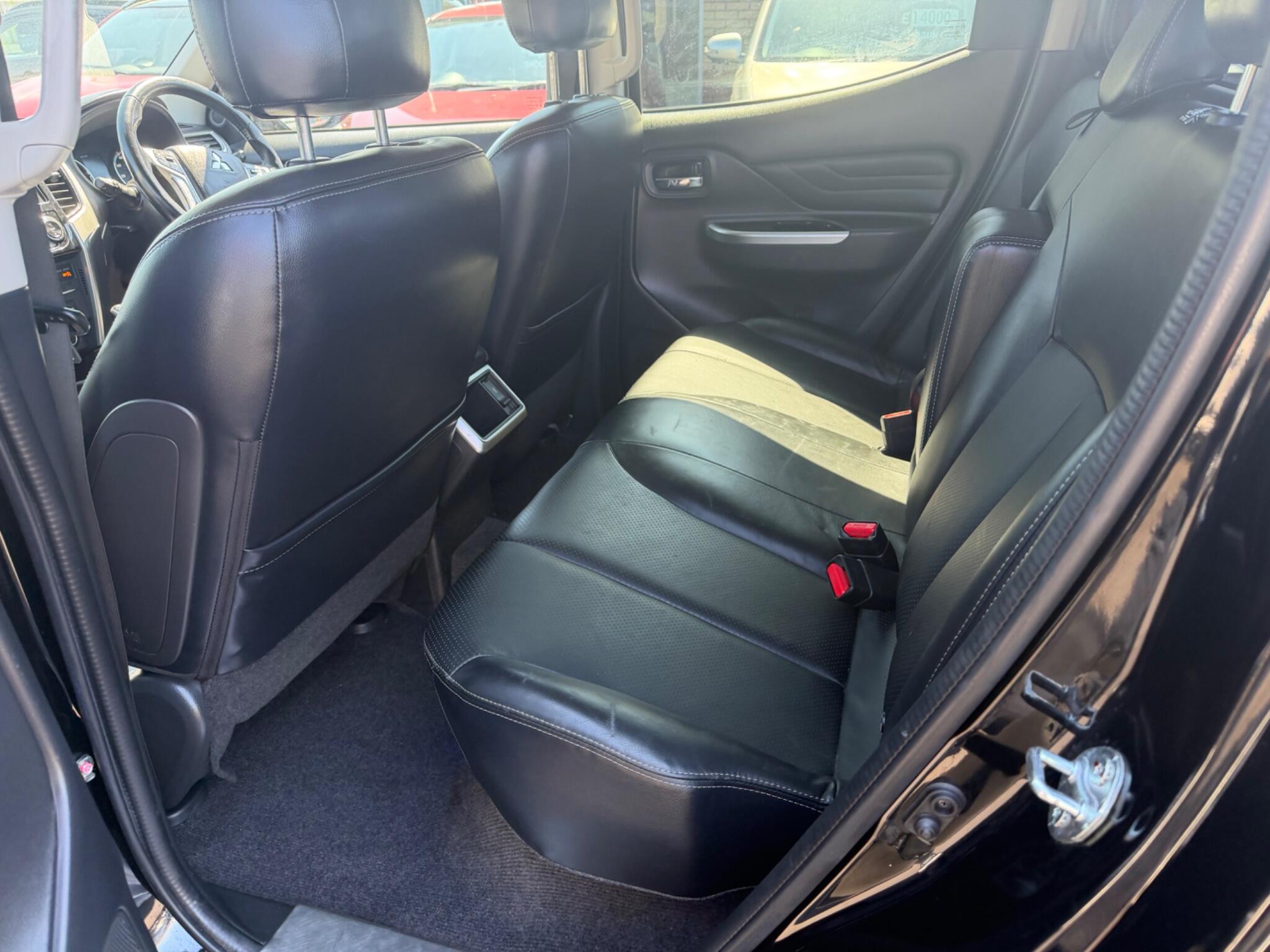 Mitsubishi L200
