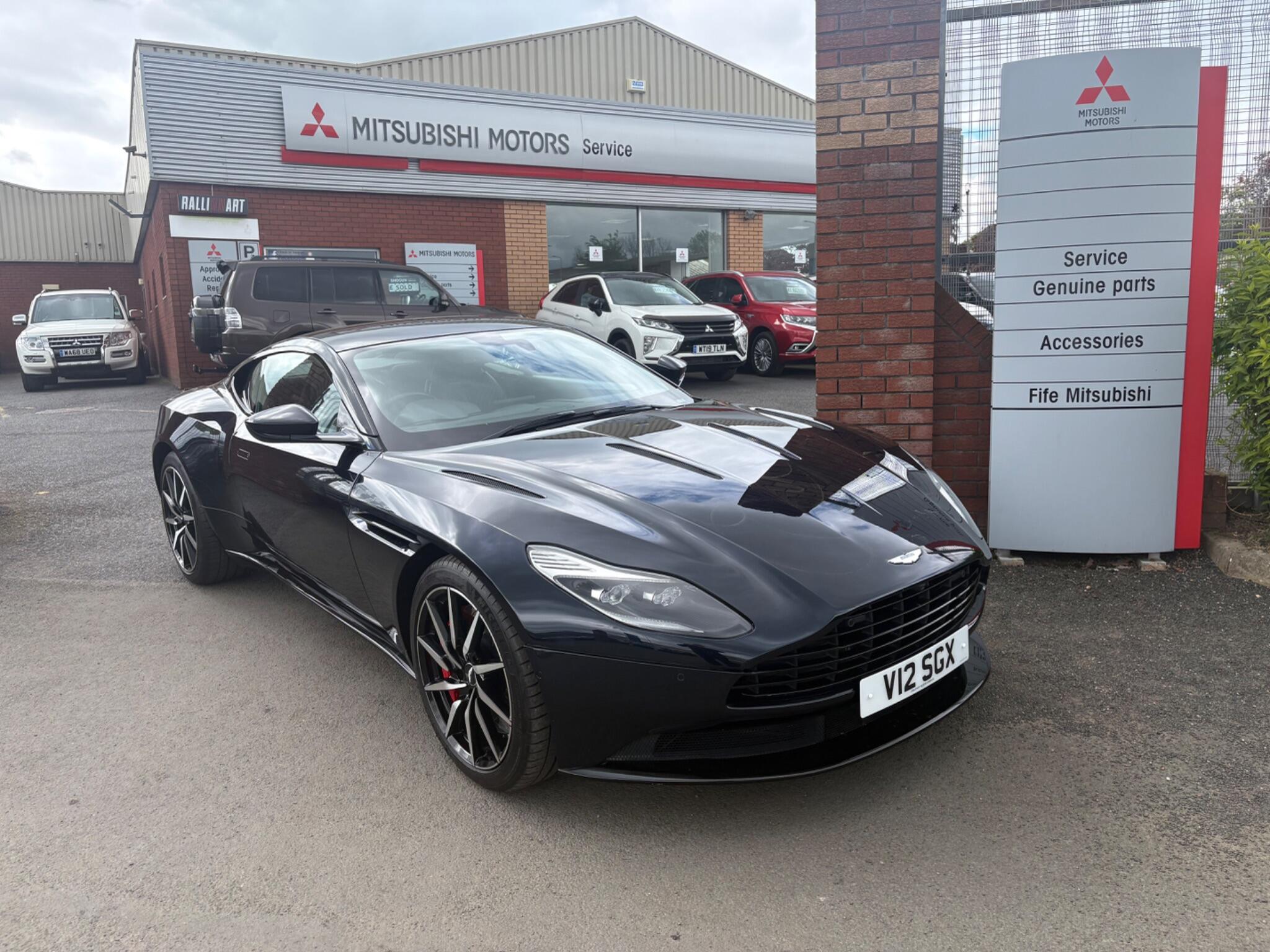 Aston Martin Db11