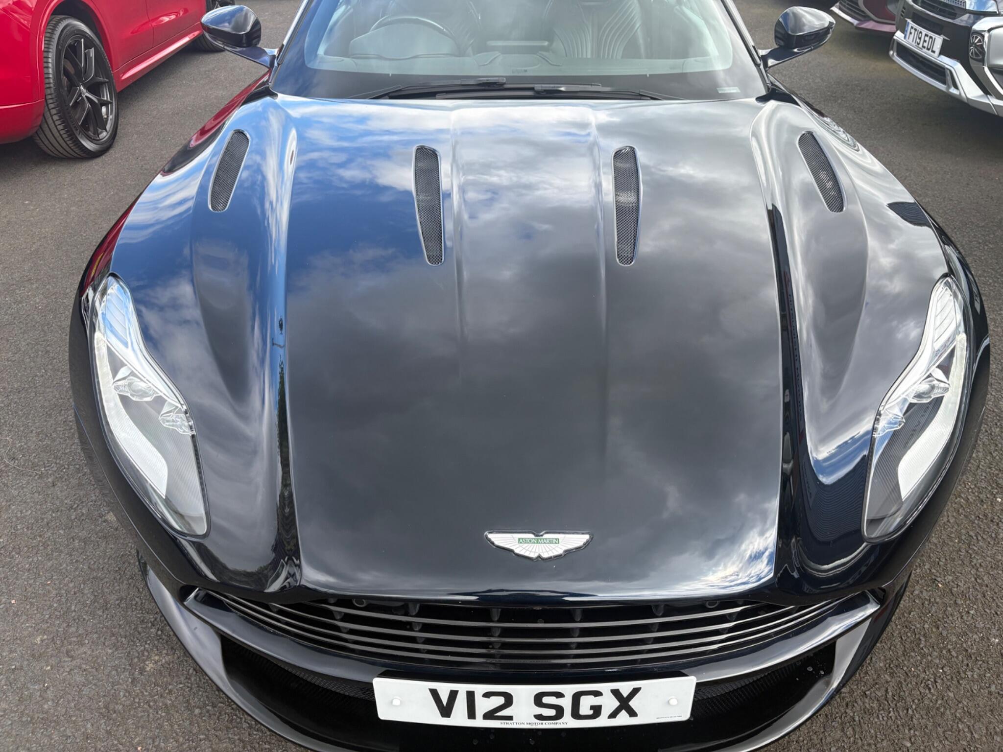 Aston Martin Db11