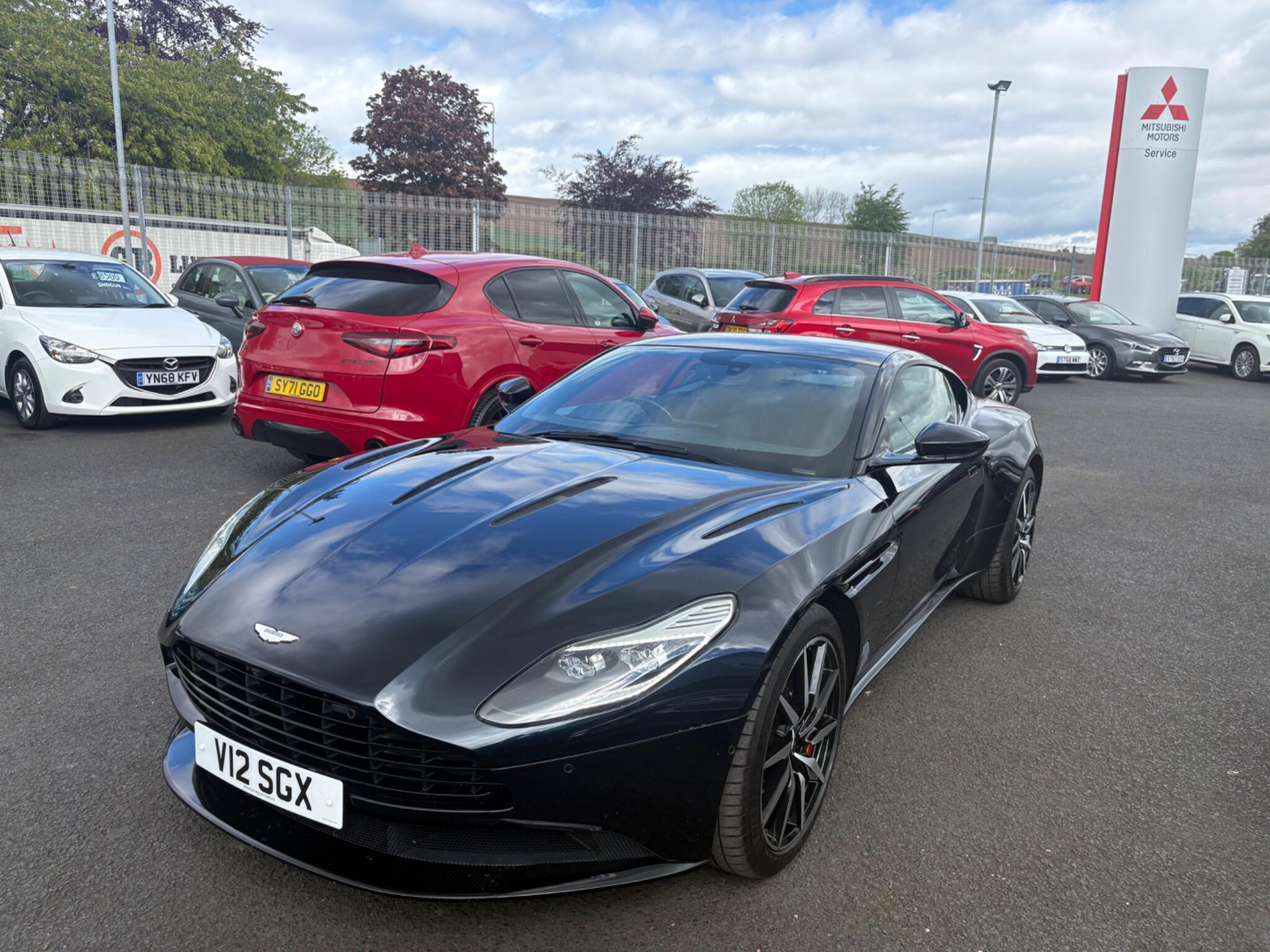 Aston Martin Db11