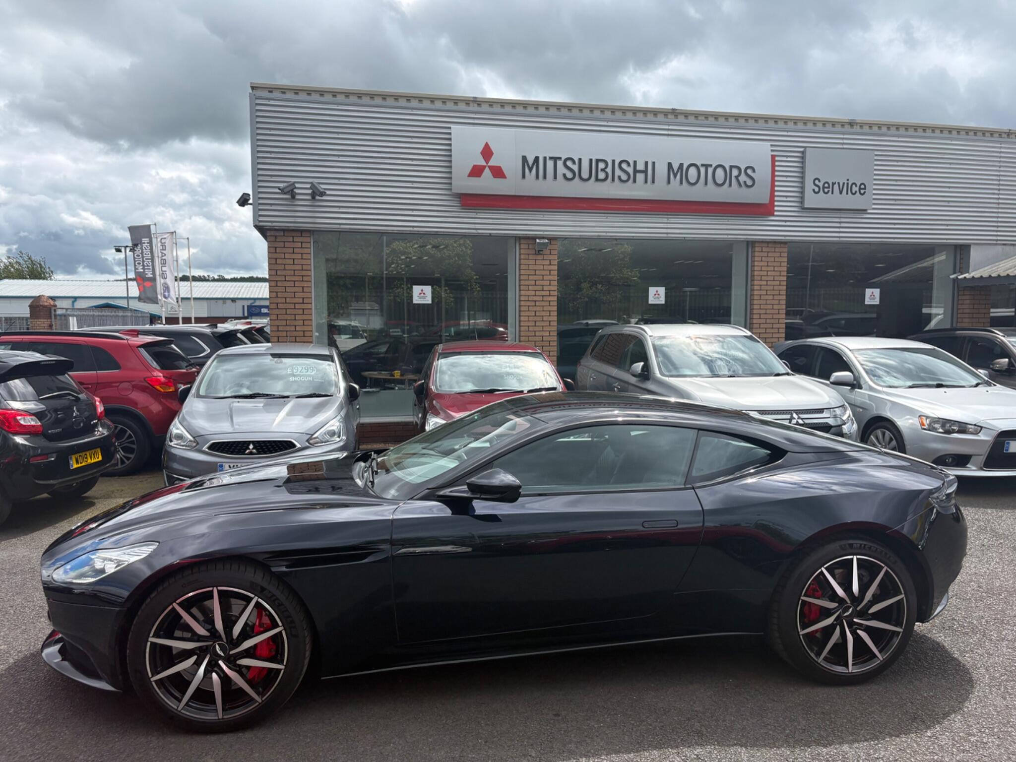 Aston Martin Db11