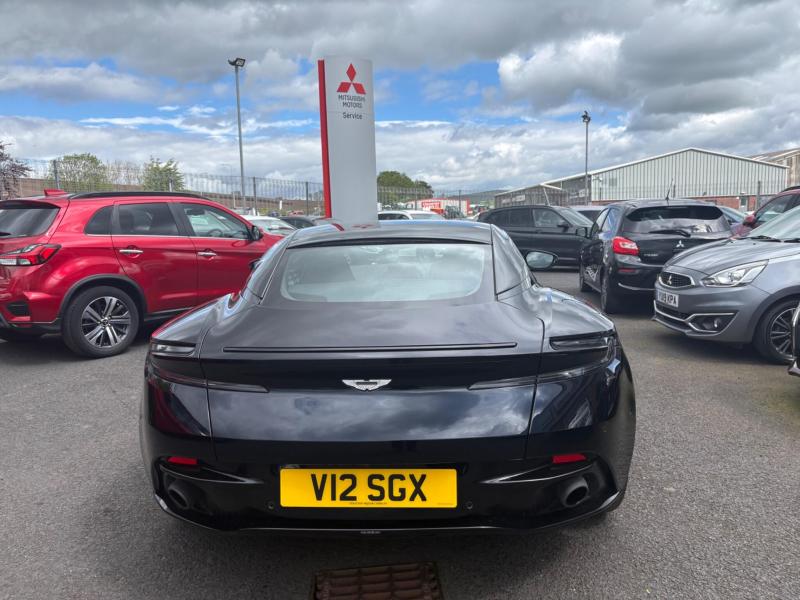 Aston Martin Db11