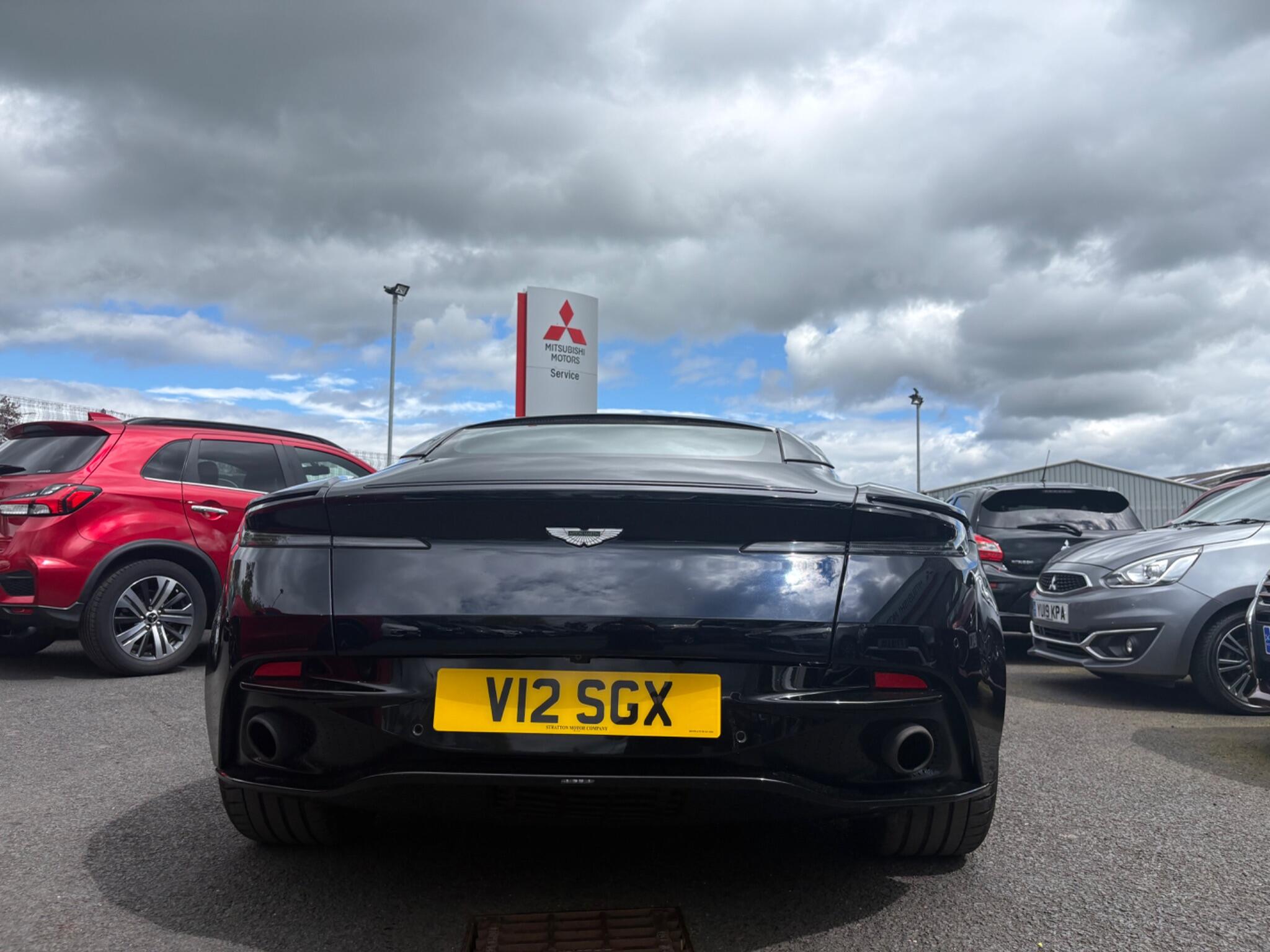 Aston Martin Db11