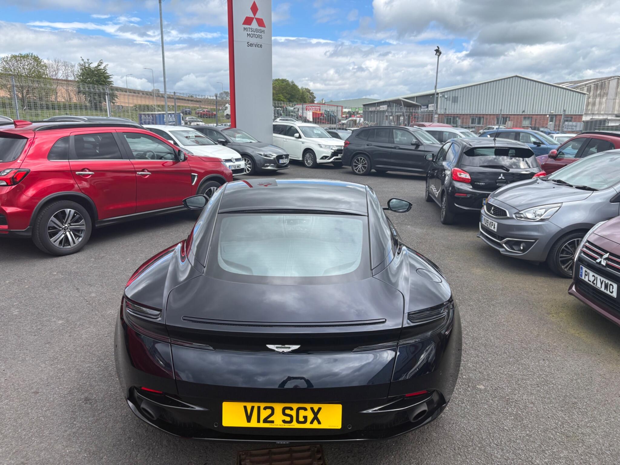 Aston Martin Db11