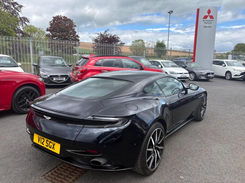 Aston Martin Db11