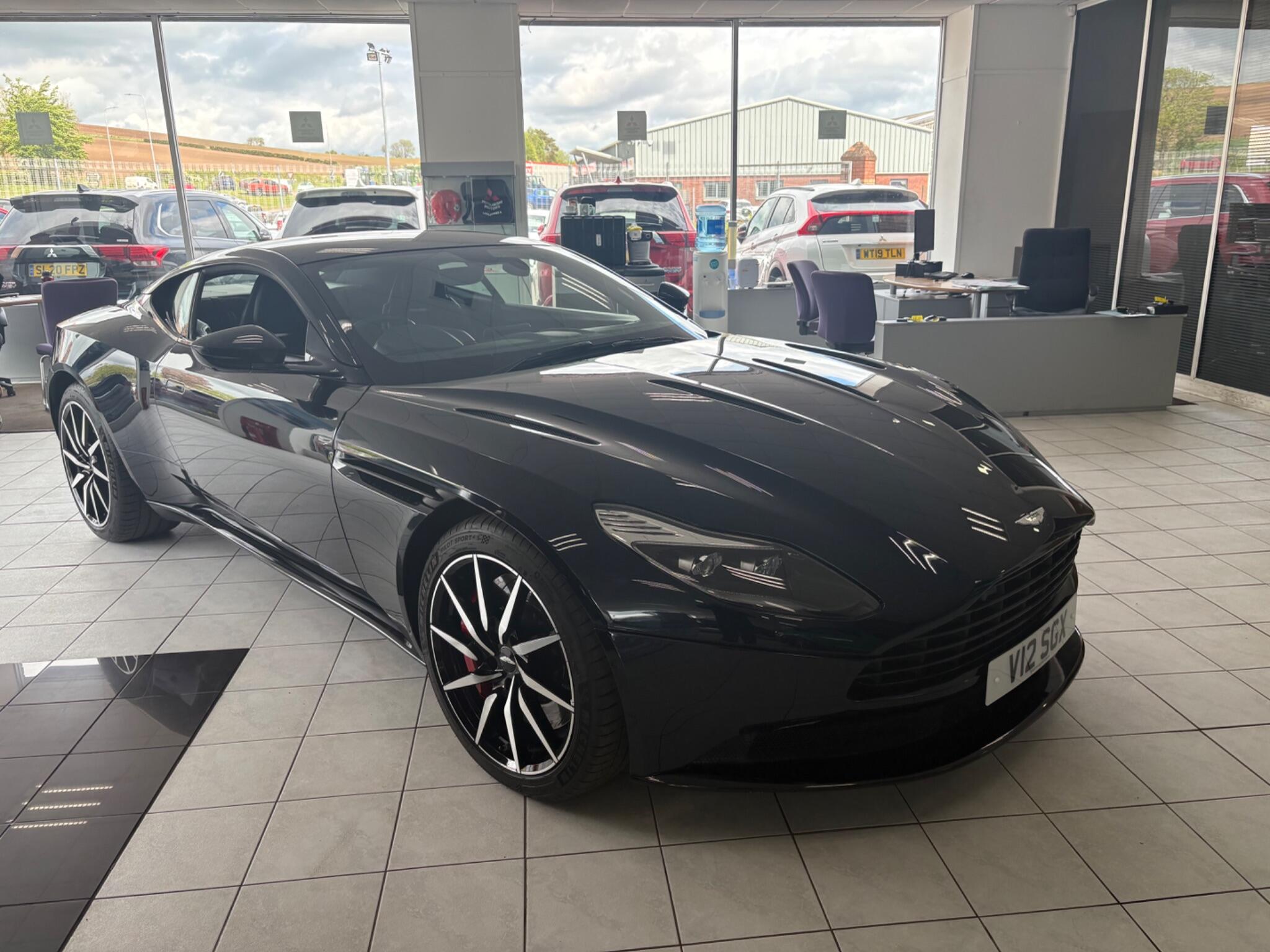 Aston Martin Db11