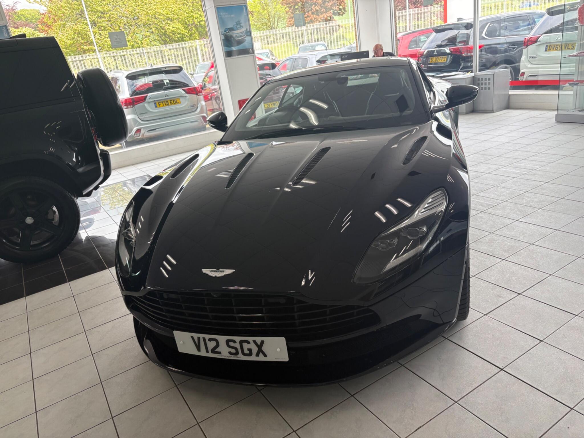 Aston Martin Db11