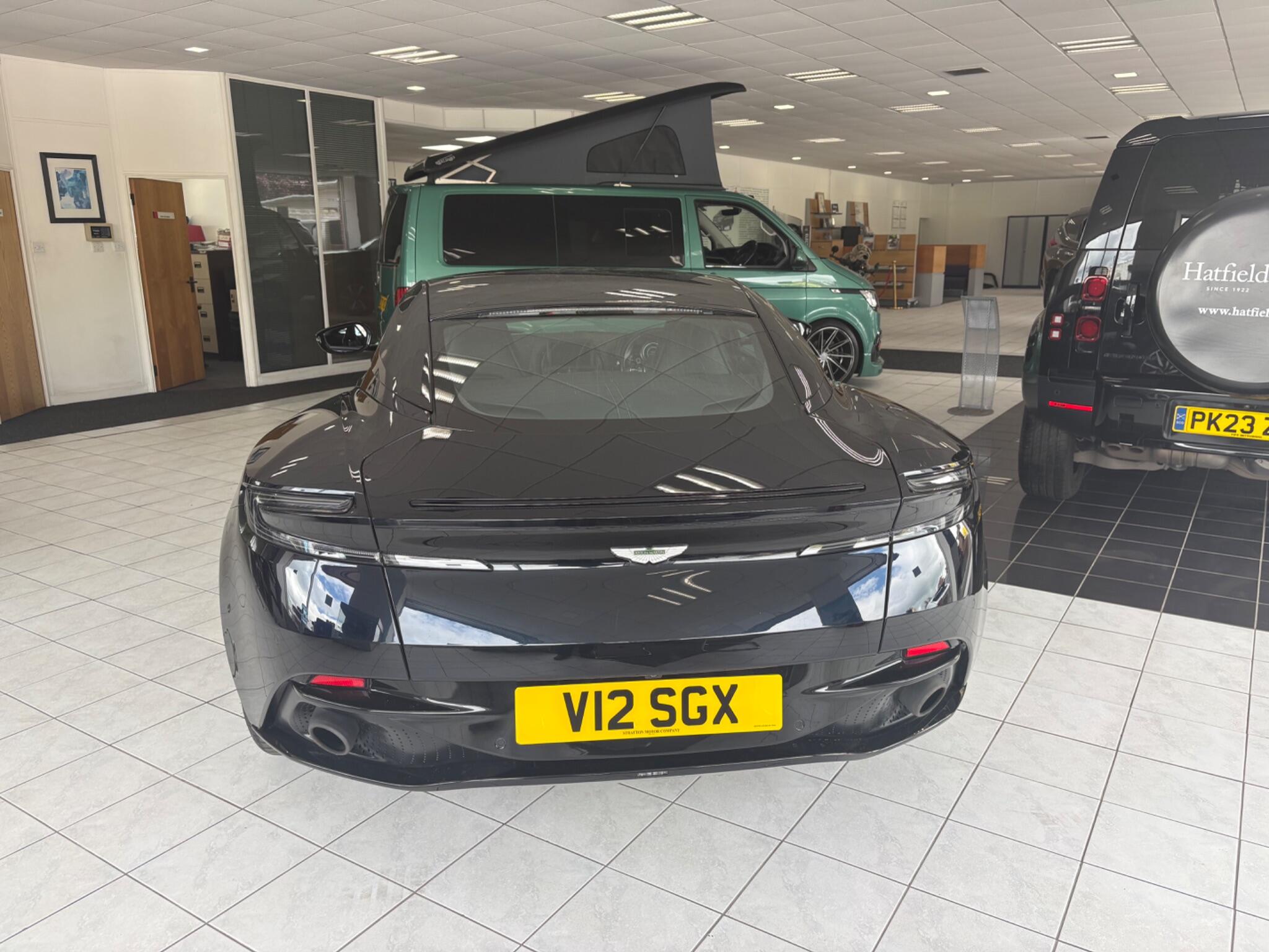 Aston Martin Db11