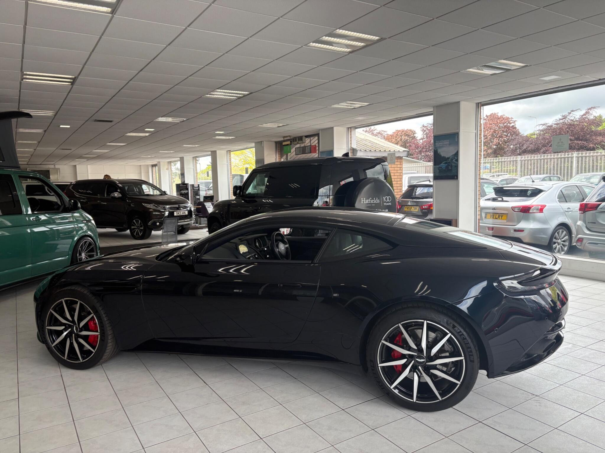 Aston Martin Db11