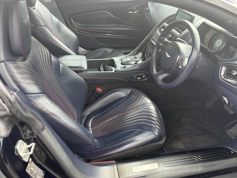 Aston Martin Db11
