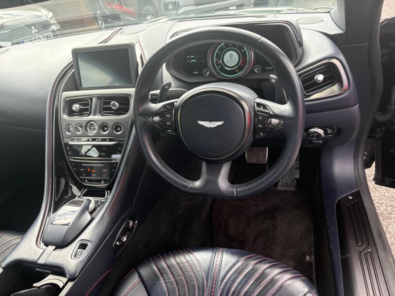 Aston Martin Db11